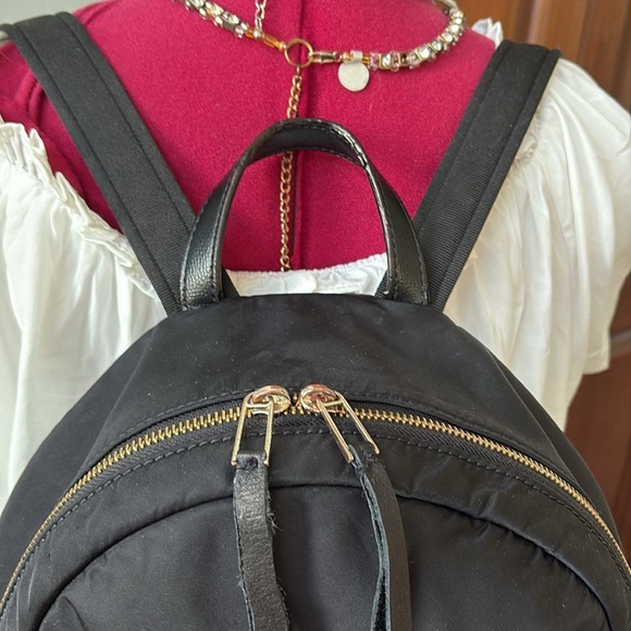 Kate Spade  backpack  sling back  knapsack  nylon Black. Gold tone. HW like new. - Picture 4 of 15